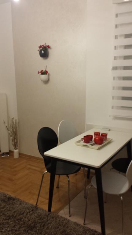 Apartment Fini Тиват Екстер'єр фото