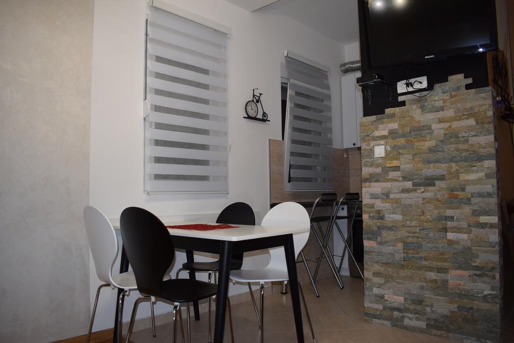 Apartment Fini Тиват Екстер'єр фото