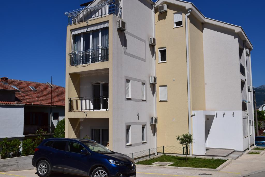 Apartment Fini Тиват Екстер'єр фото